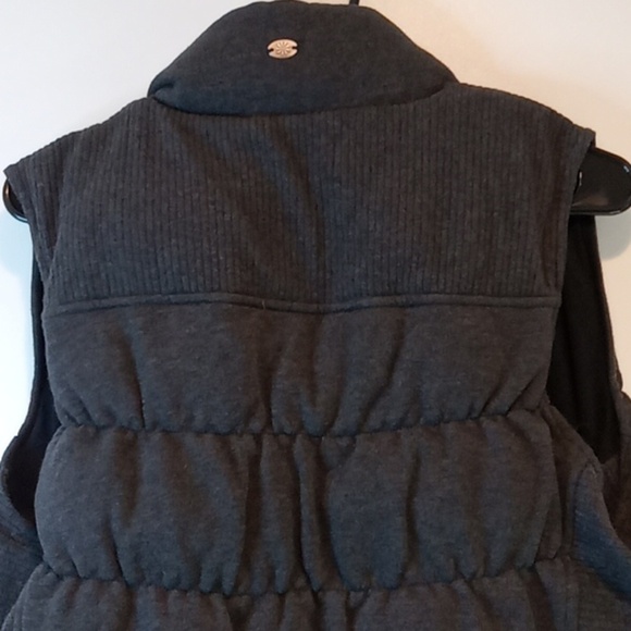 Athleta Full Zip Full Button Vest Thick Heavy Women's Sz S-M Gray EUC NICE! - Picture 16 of 16